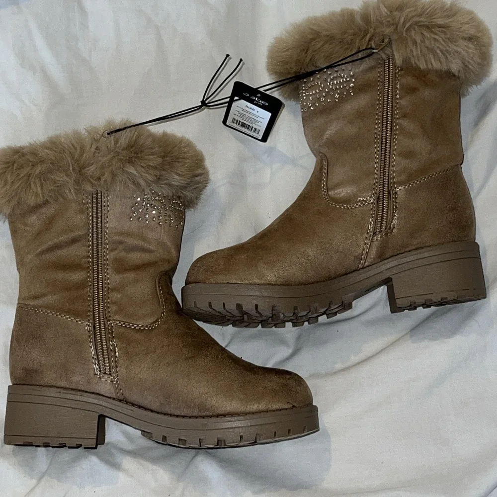 BEBE GIRLS FAUX FUR Fashion BOOTS TAN BROWN SHOES 1 NEW Rhinstones Cowgirl Bling